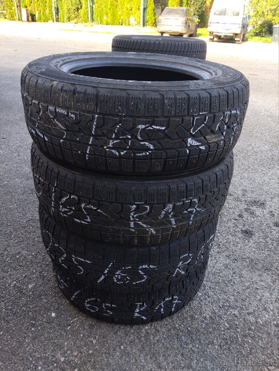 Kumho Asymmetric 225/65 R17 106H