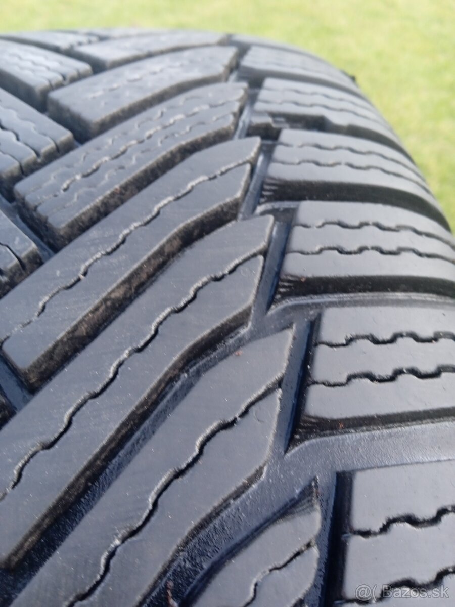 215/60 r16 zimné pneu.8 mm DOT.3823