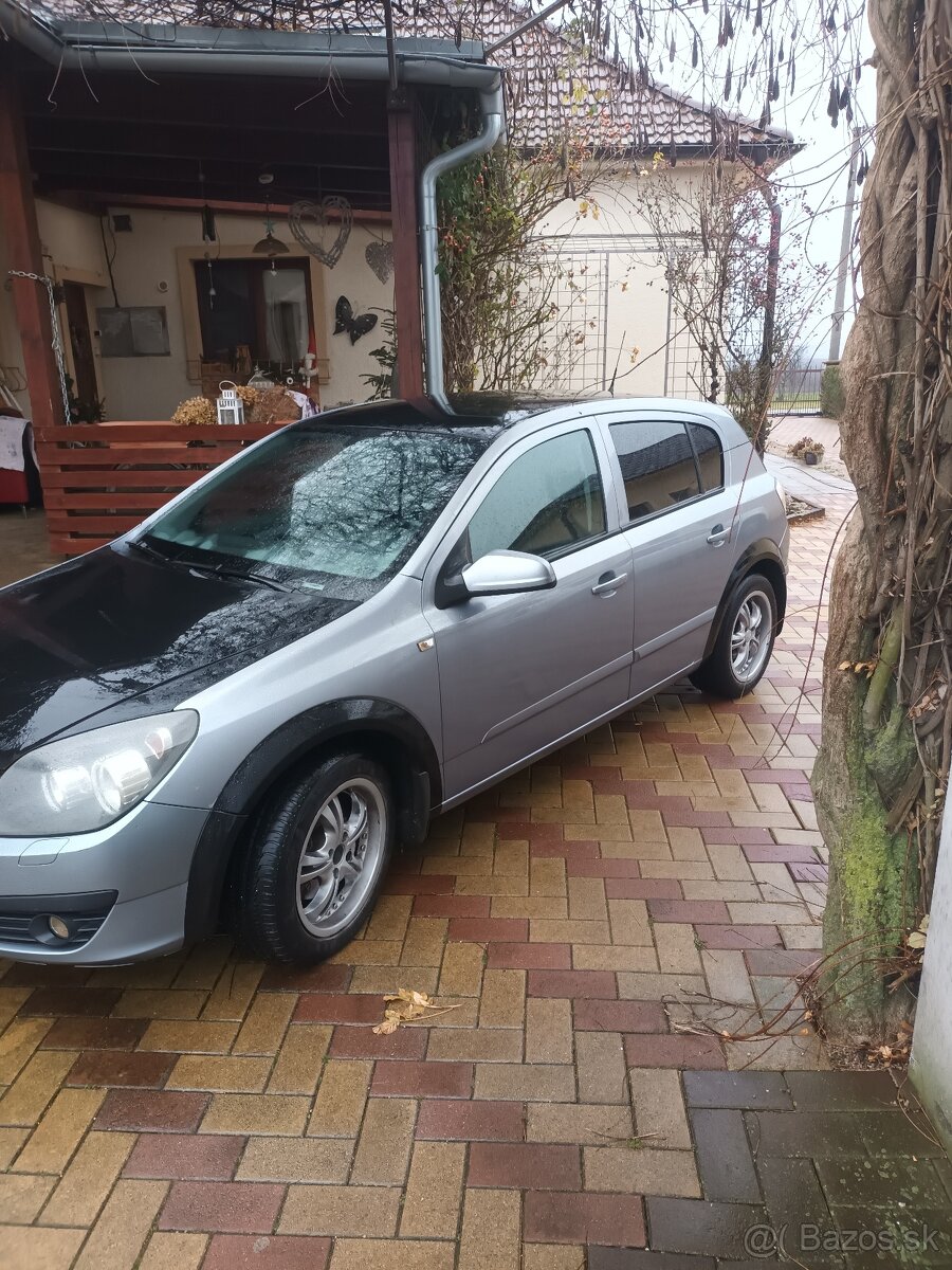 predam opel Astra H