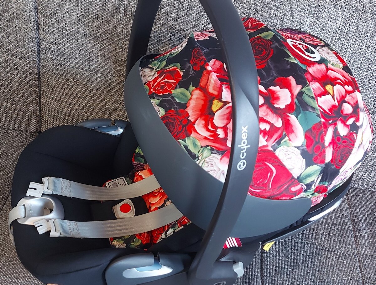 Cybex Cloud Z i-Size Spring Blossom Dark autosedacka vajicko