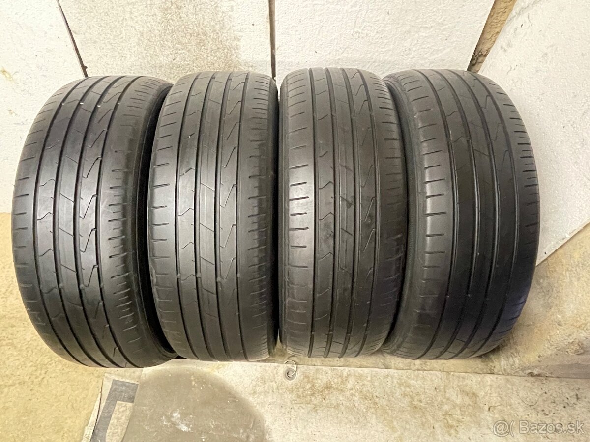 Hankook 215/55 R17 4x=80€