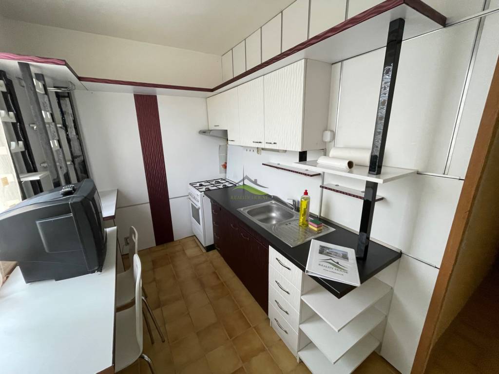 Hollého ulica - 1 izb. byt s balkónom - pôvodný - 66.500€