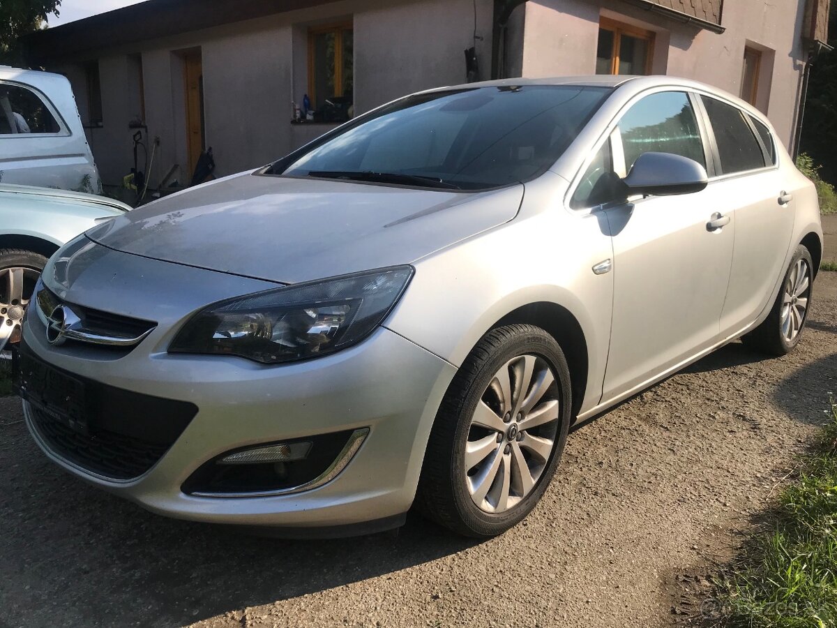 Opel Astra 1.4 Turbo 120k Cosmo,STARTUJE, PORUCHA MOTORA