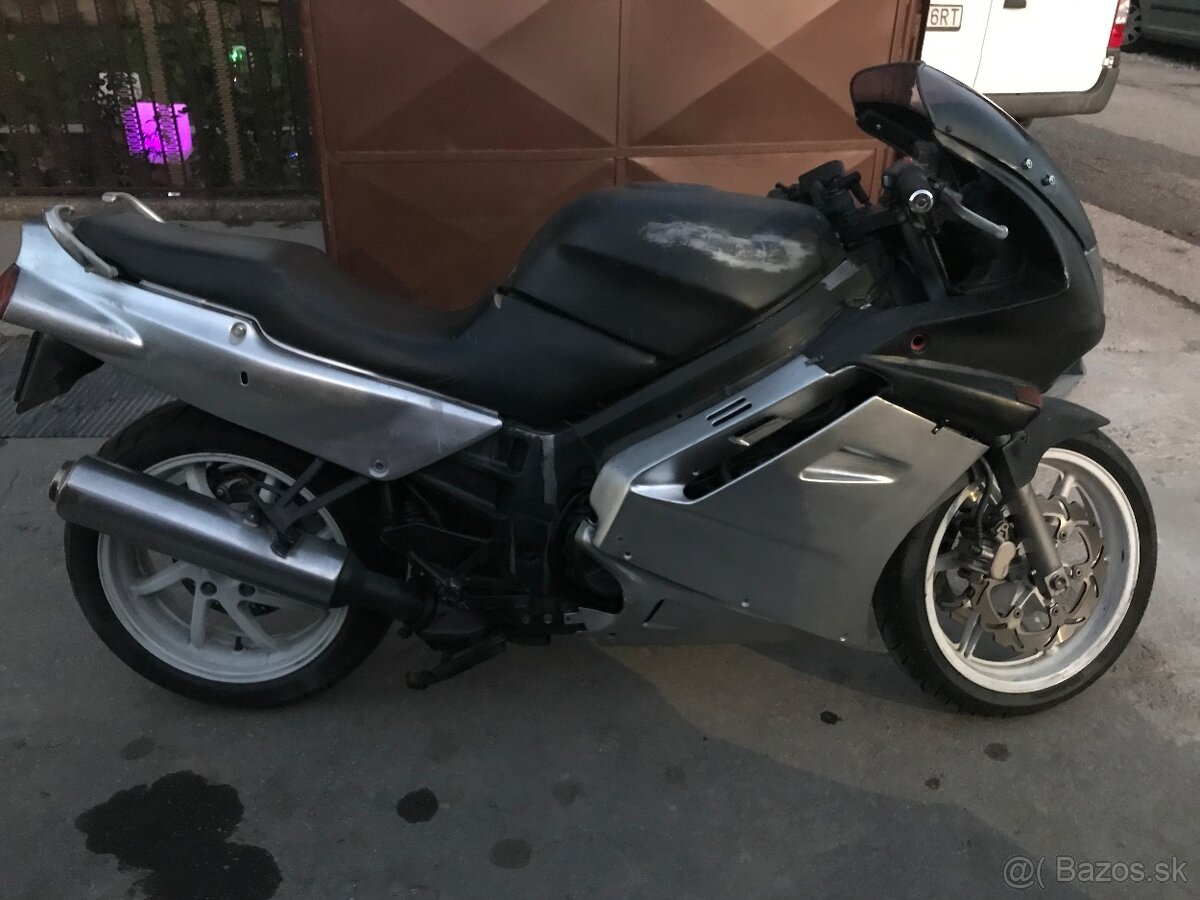 HONDA VFR 750F