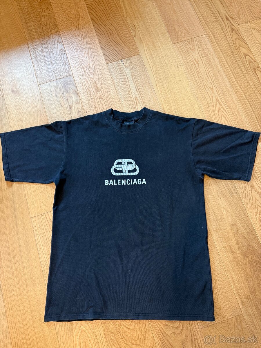 Balenciaga box logo tee L