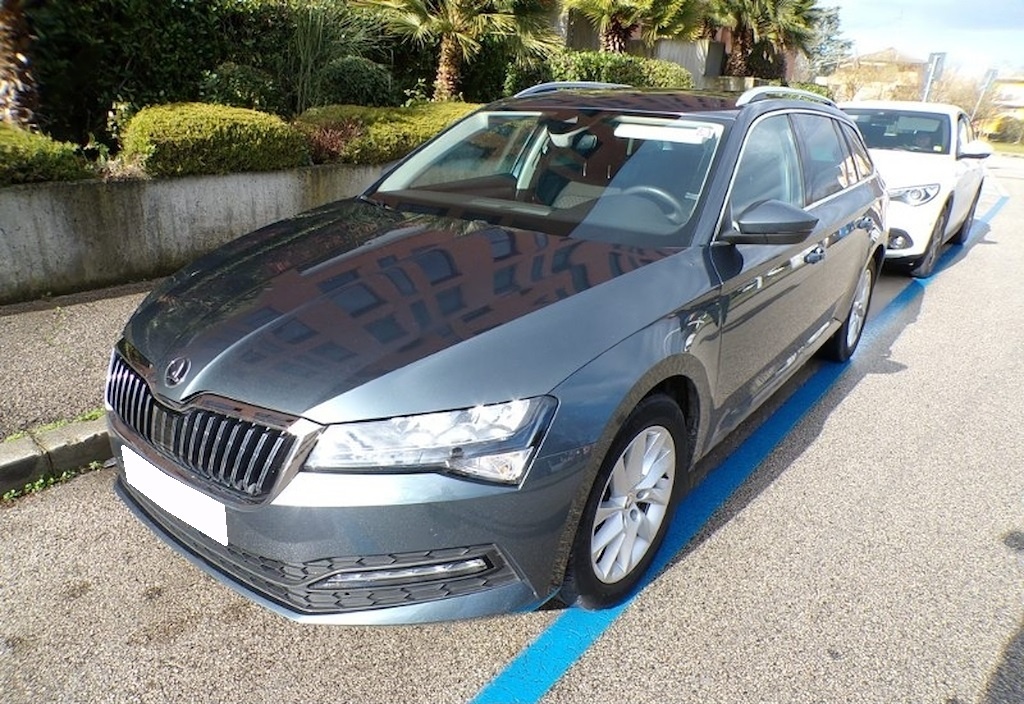 Škoda Superb combi 2021 2,0TDi 110kW, DSG, šedý, odpočet DPH