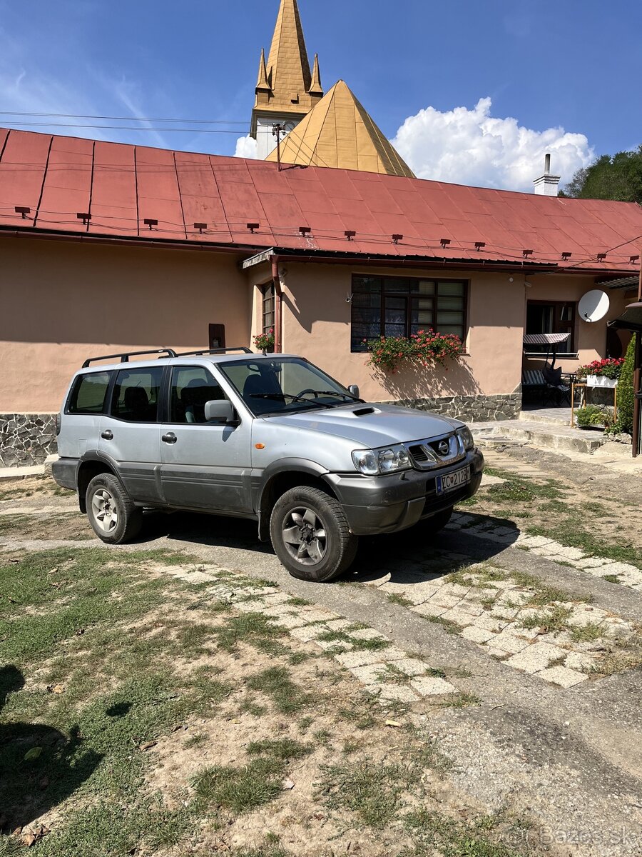 Nissan Terrano II. 3.0