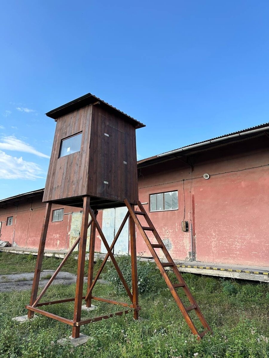 Poľovnícky posed vyrobený na mieru