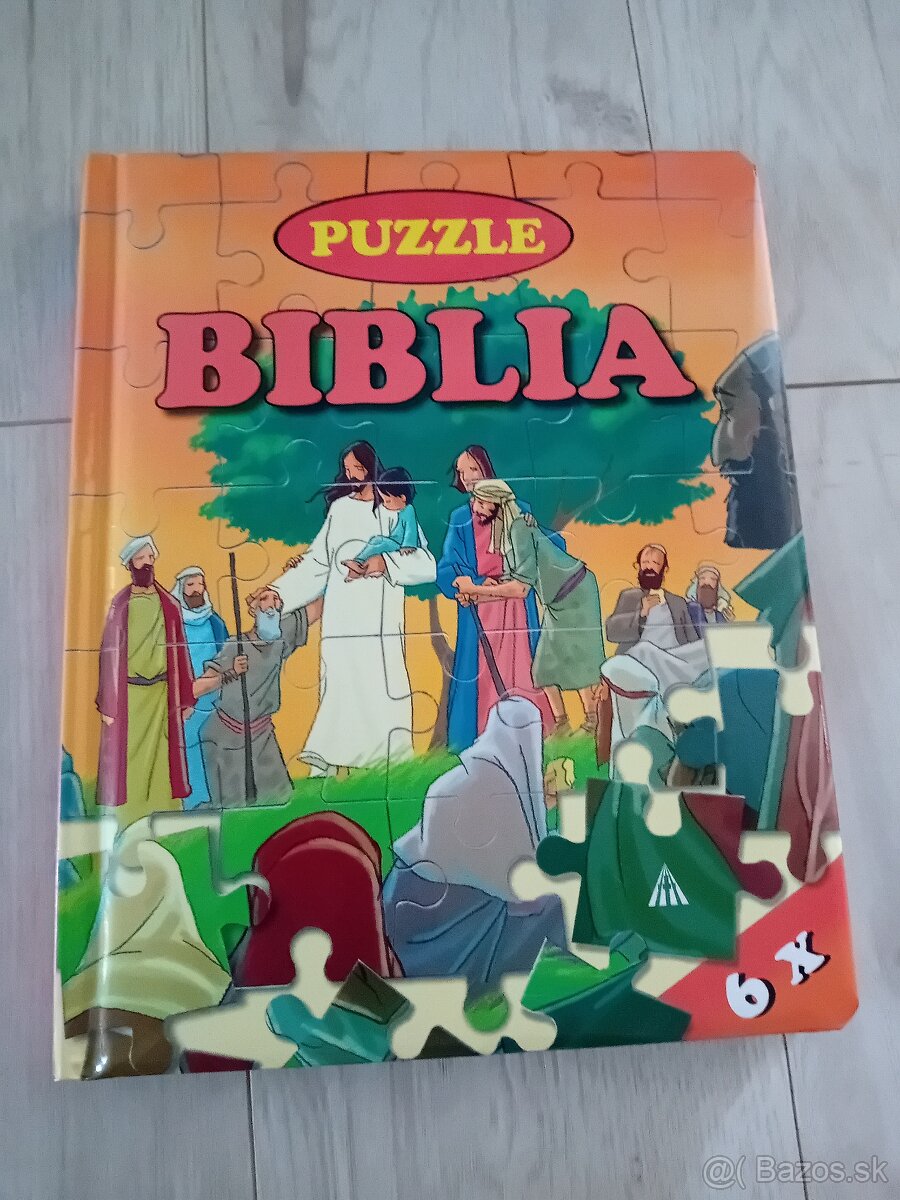 Kniha biblia s puzzle