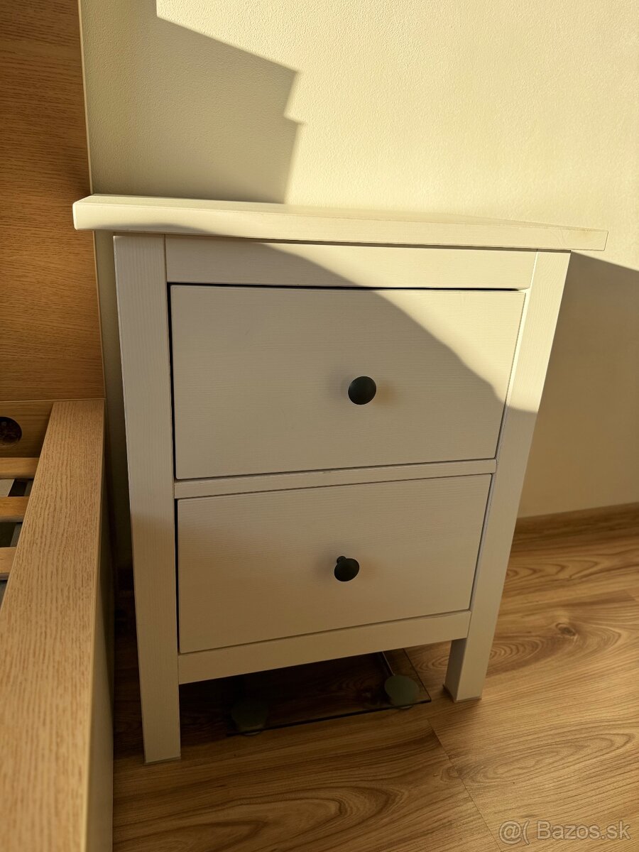 Nočné stolíky hemnes ikea