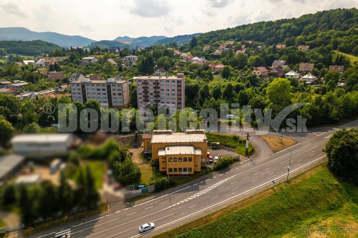 PREDAJ: Polyfunkčný objekt na križovatke, 1251 m2, Banská Št