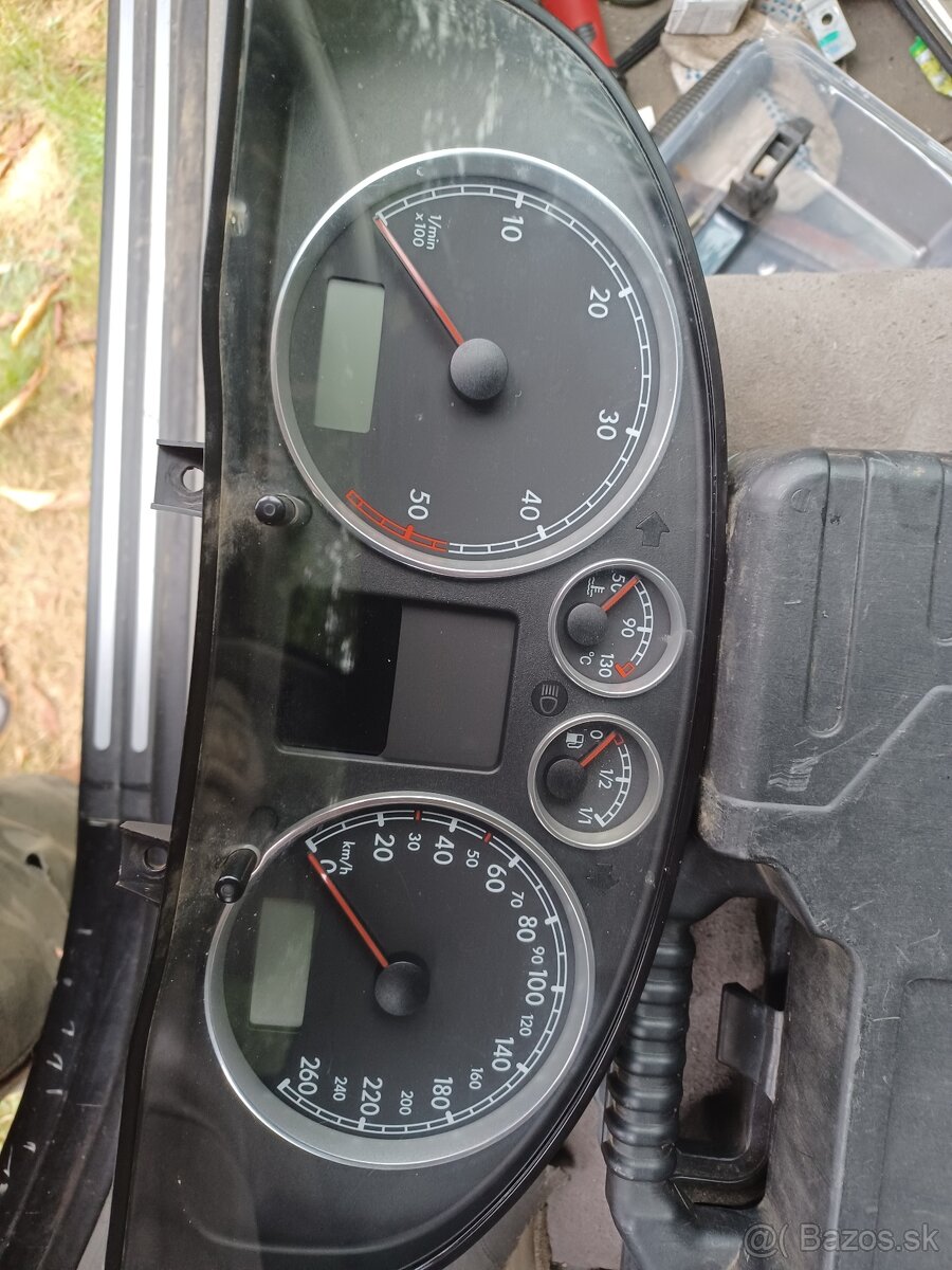 Passat b5.5 budíky tachometer