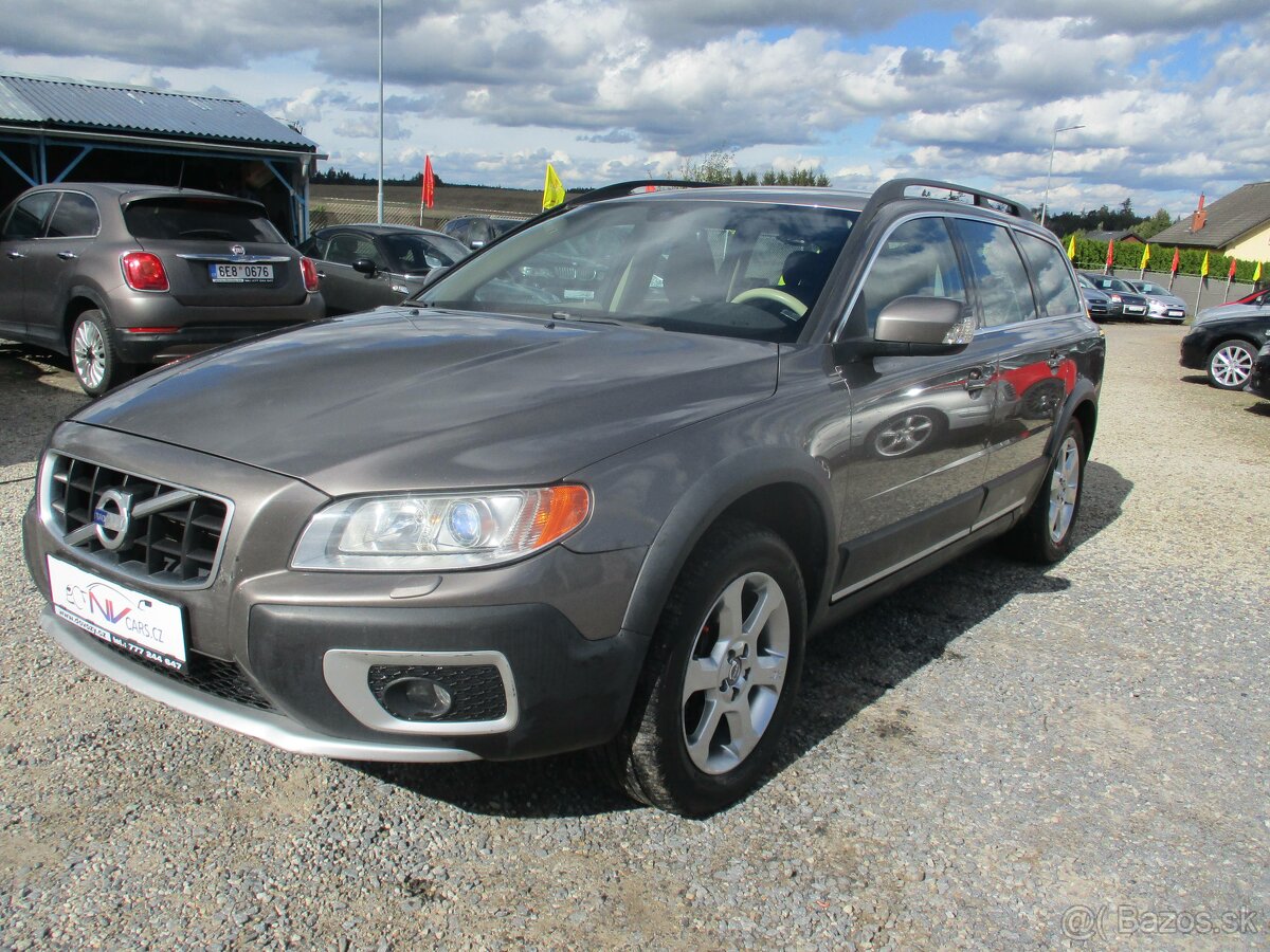 Volvo XC70 2,4D5 129KW Momentum Manuál 2010 Xenon