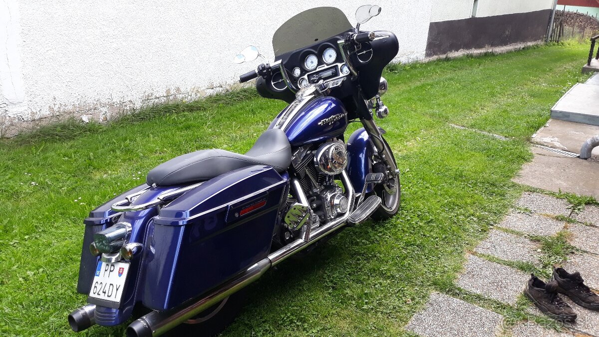 HARLEY DAVIDSON street glide