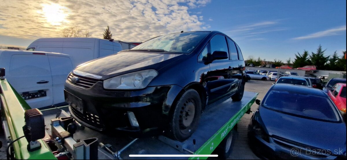 Lacno rozpredám Ford C-max 2003-2010 na náhradné diely