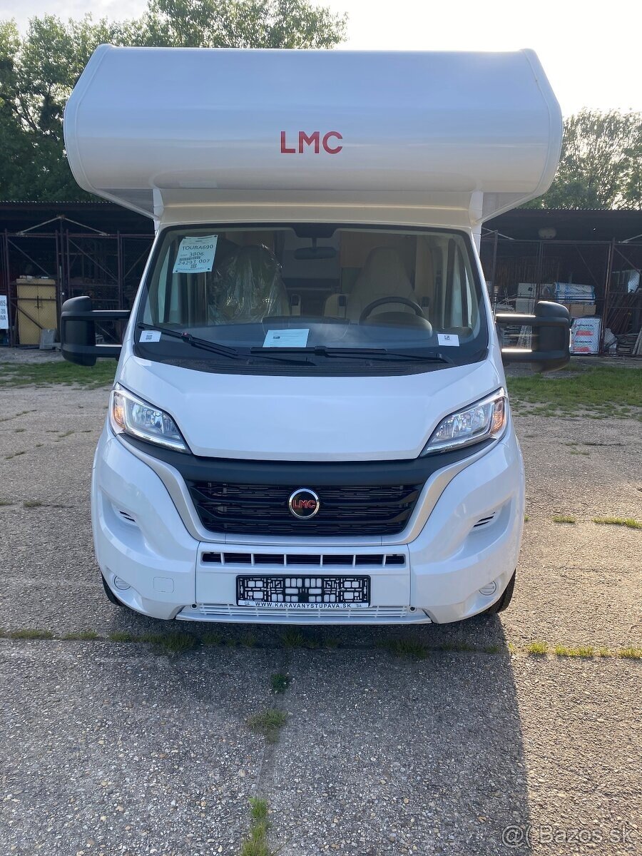 Karavan LMC Tourer A690