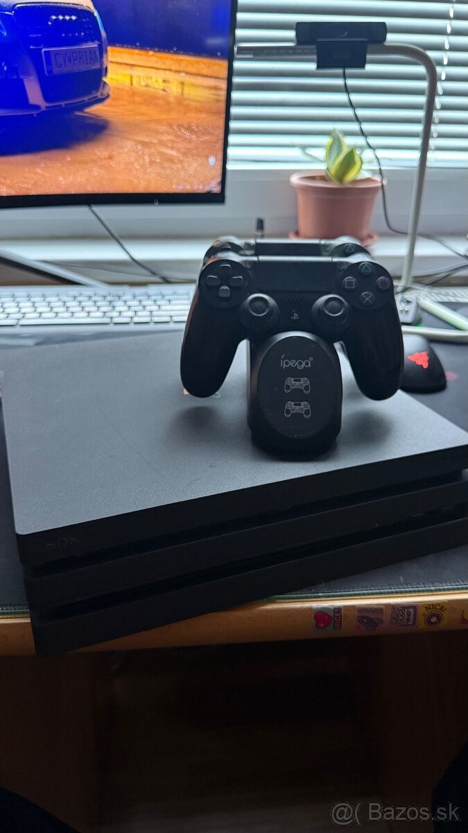 Predám PS4 PRO