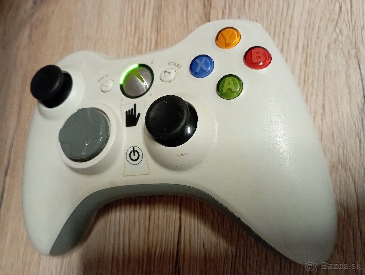 Originálny bezdrôtový ovládač na XBOX 360 - biely