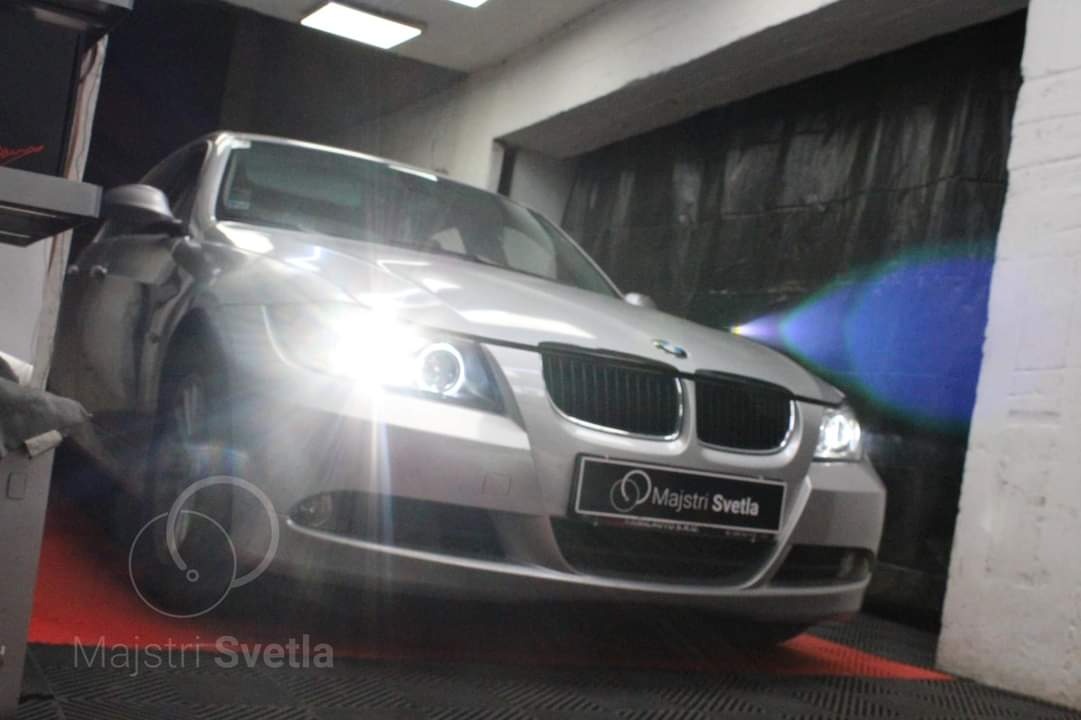 BMW E90 325i