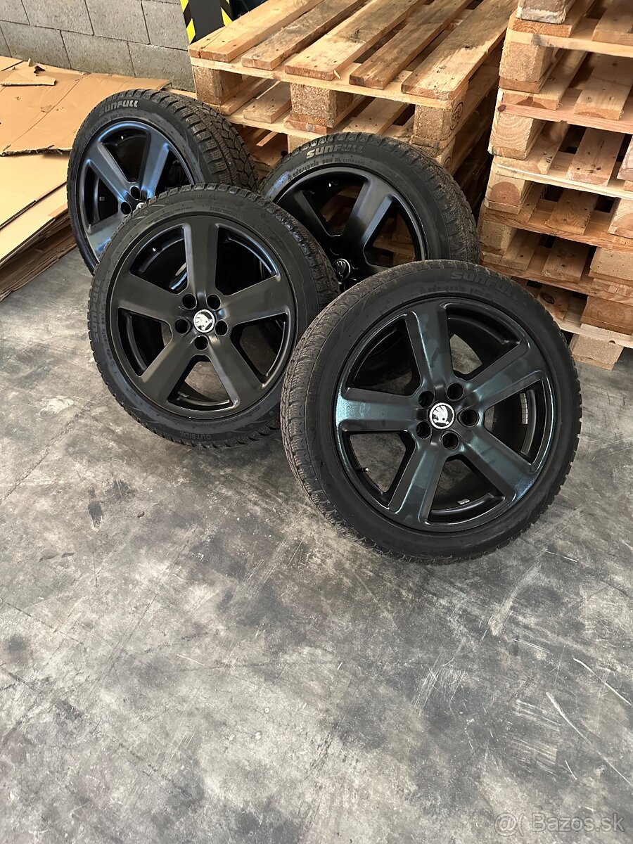 5x112R18  235/45/R18