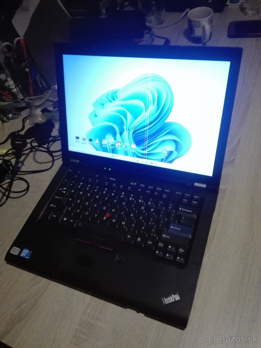 Lenovo i3 4 x 2,4 GHz. SSD 128GB. 14 HD+. Nová baterka.