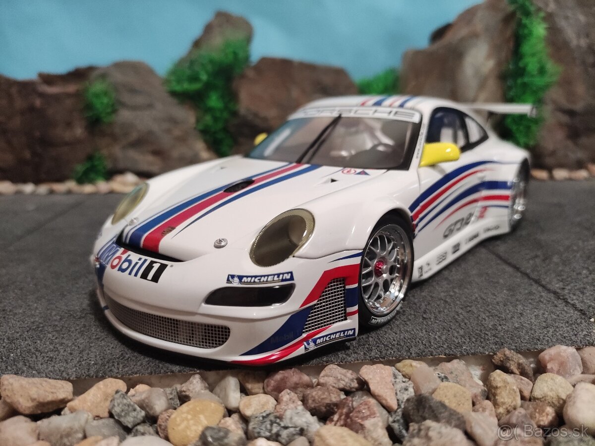 prodám model 1:18 porsche 911 GT3 RSR 997