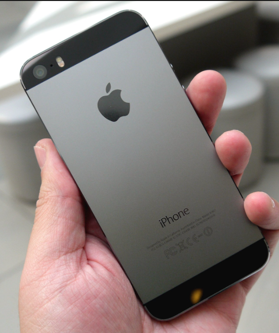 Predám iPhone 5 SE 64GB Space gray