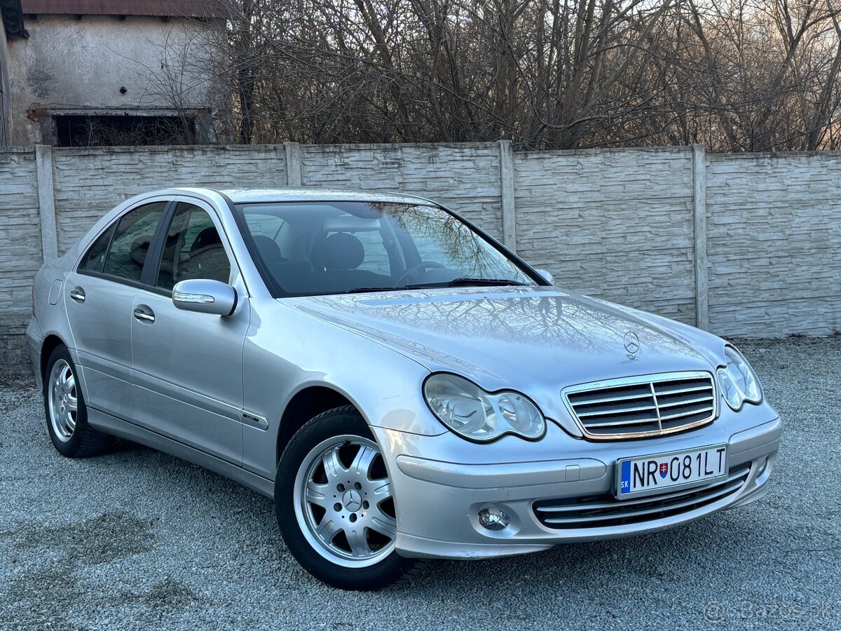 Mercedes-Benz C trieda Sedan 220 CDI Elegance