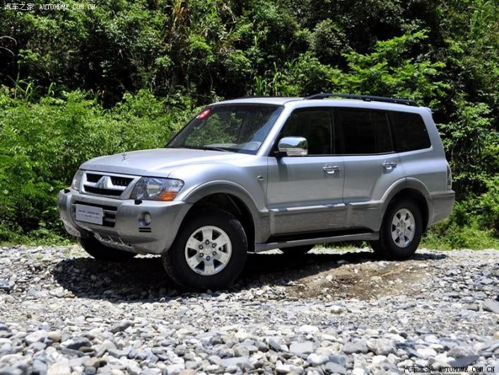 Rozpredám mitsubishi pajero 3.2 dis 2000-2006