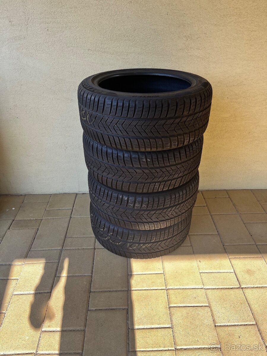 Zimné pneumatiky Pirelli Sottozero 3 235/45 R18 98V