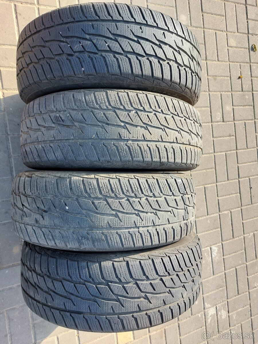 Predám 4ks zimné pneumatiky 215/60R17 96H