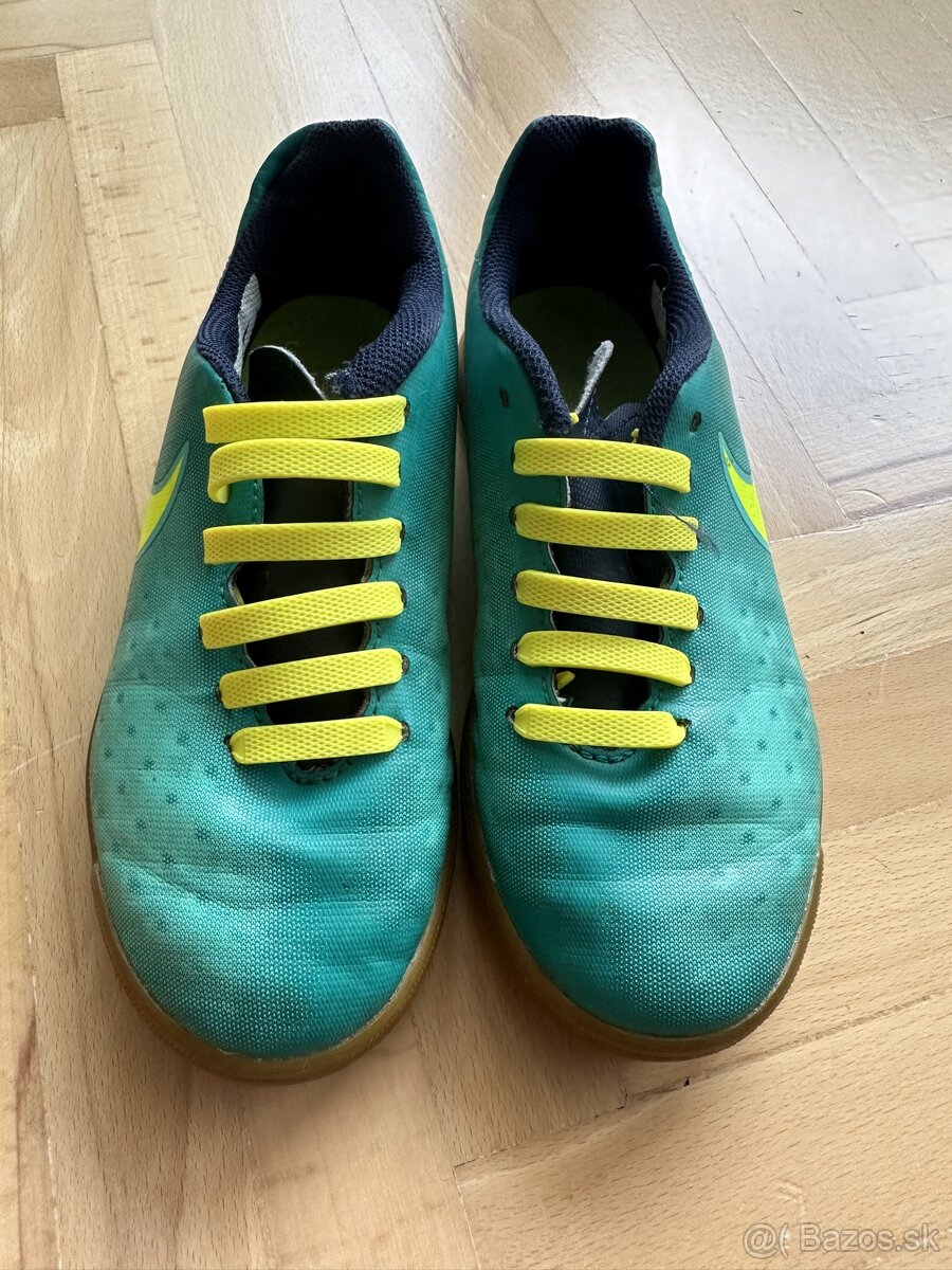 Detské sálovky Nike Magista c. 33