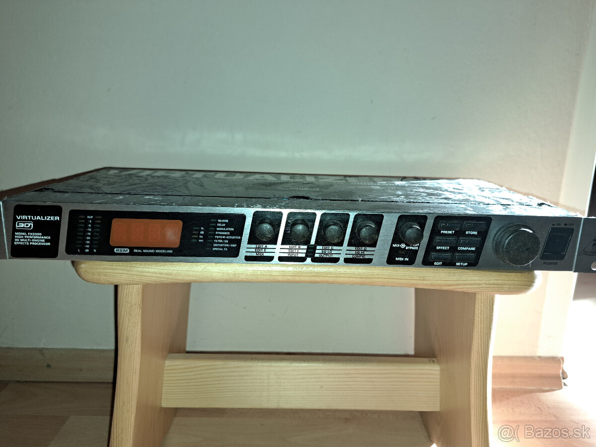 Behringer Virtualizer