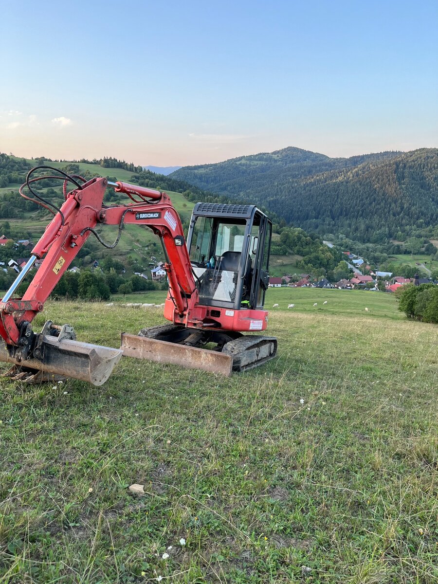 Predám pásový bager Eurocomach ez400 váha 3800kg