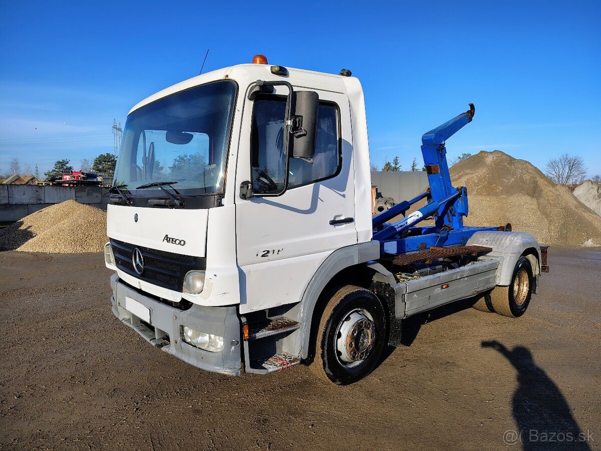 Mercedes-Benz Atego 1218 Hákový nosič kontajnerov