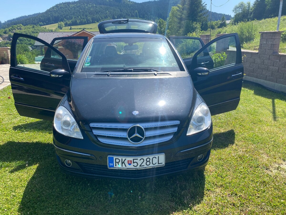 Mercedes B trieda W245