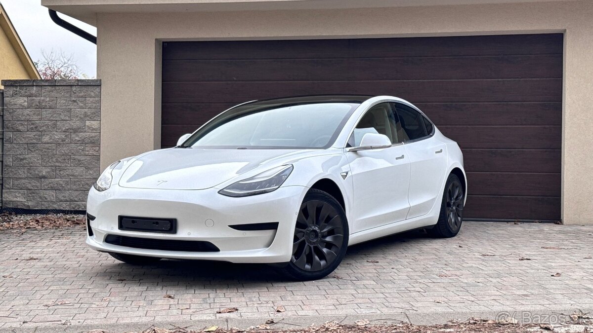 Tesla Model 3✅Standard Range +✅2019✅106 000✅DPH