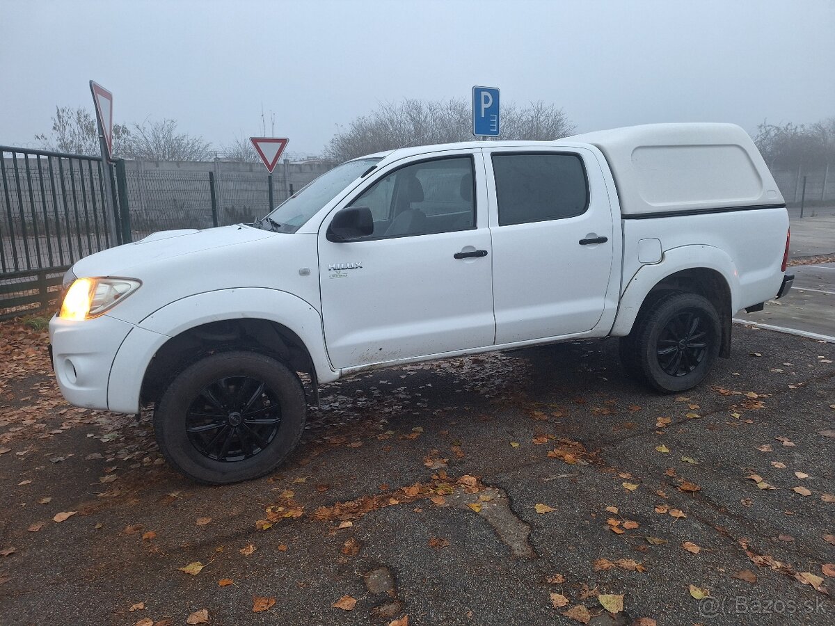 TOYOTA HILUX 2,5 DIESEL 4X4 KLÍMA