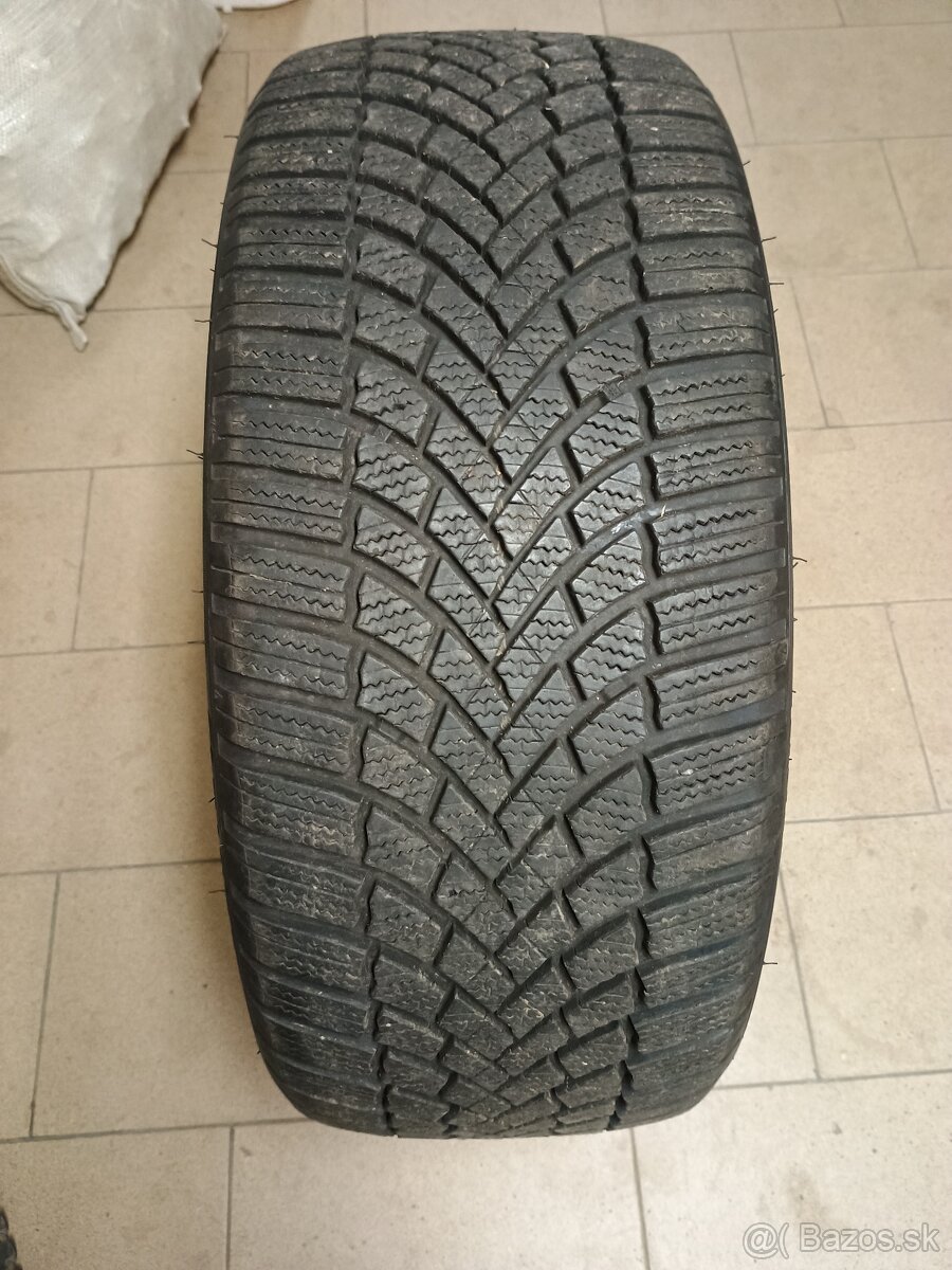 Predám 1Ks zimná BRIDGESTONE Blizzak 225/45 R17