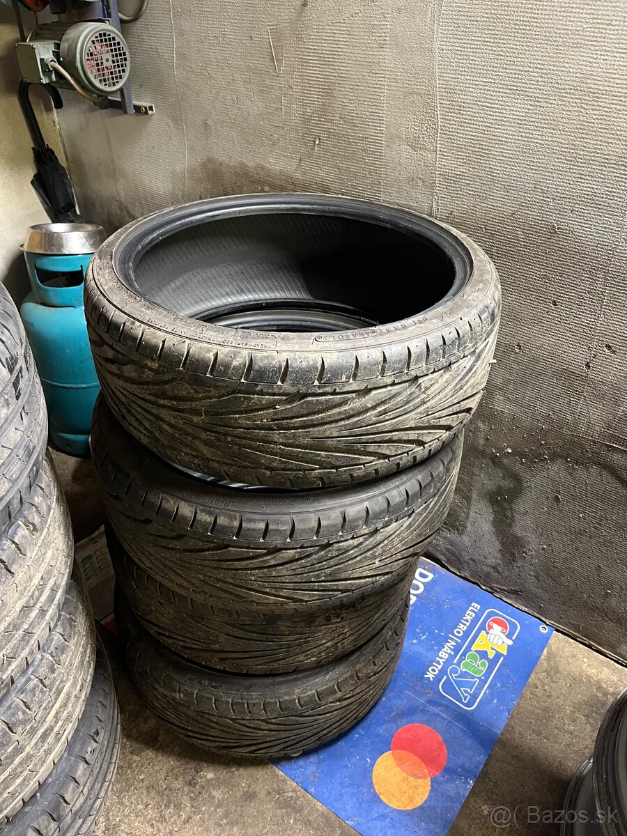 Toyo Pneumatiky 215/35 r18