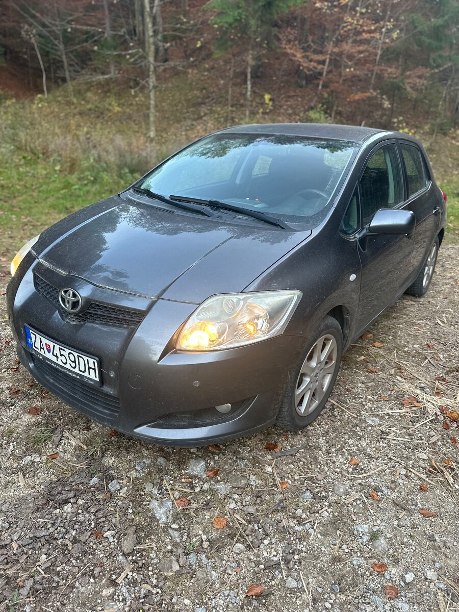 Toyota auris 1.6 benzín plna vybava