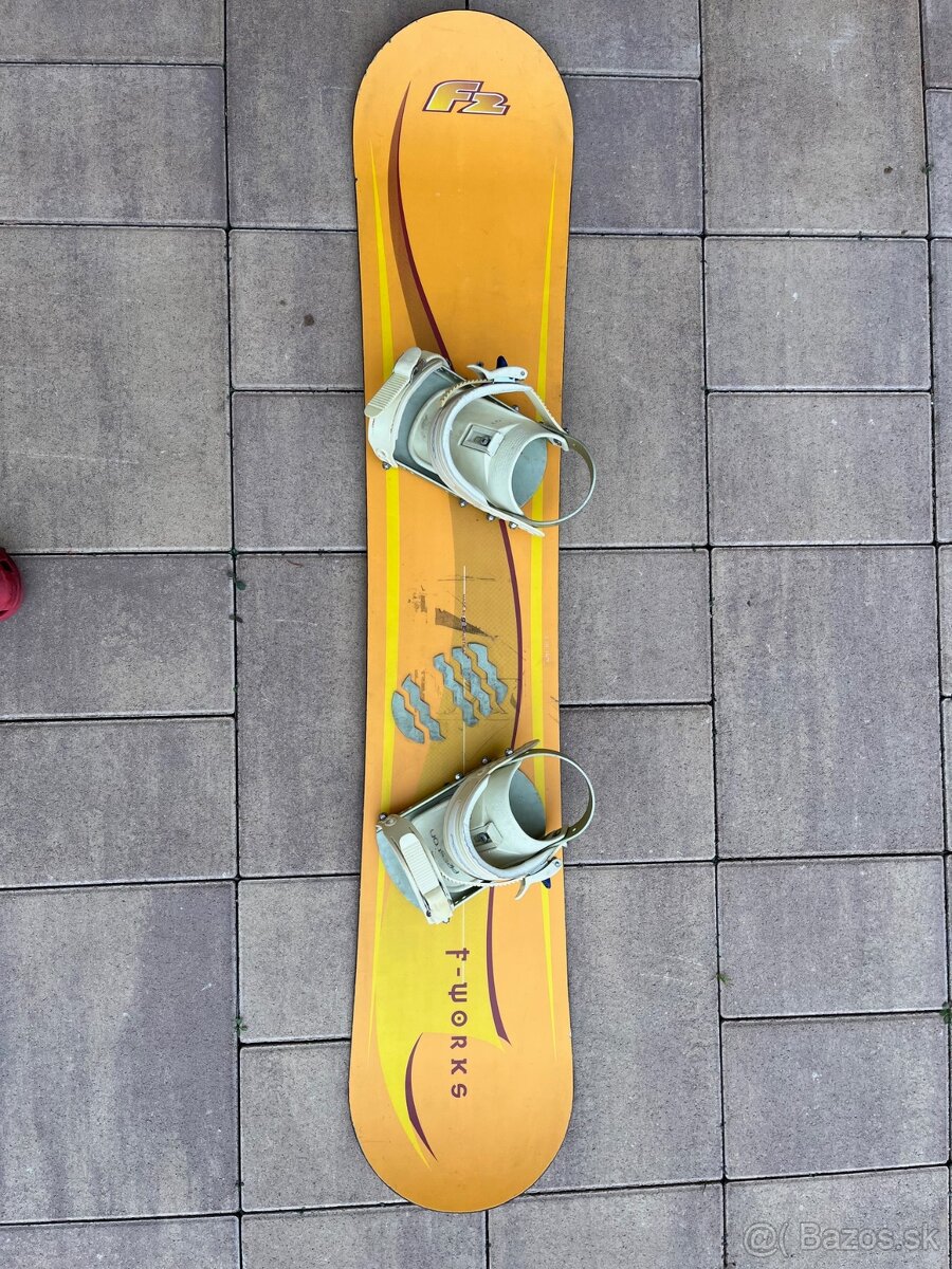 Snowboard F2 145 cm aj s viazanim