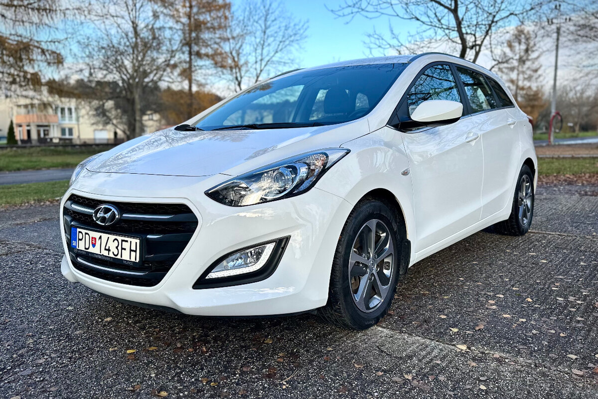 Hyundai i30 CW 1.6 benzín SLOVENSKO 22tis km