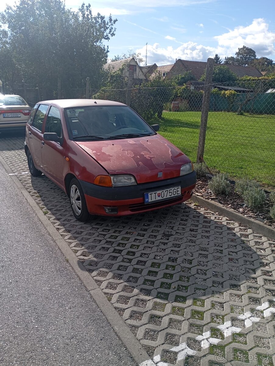 Predam Ford Mondeo a Fiat Punto