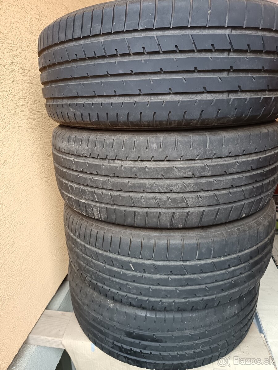 225/55 R19 99V Toyo