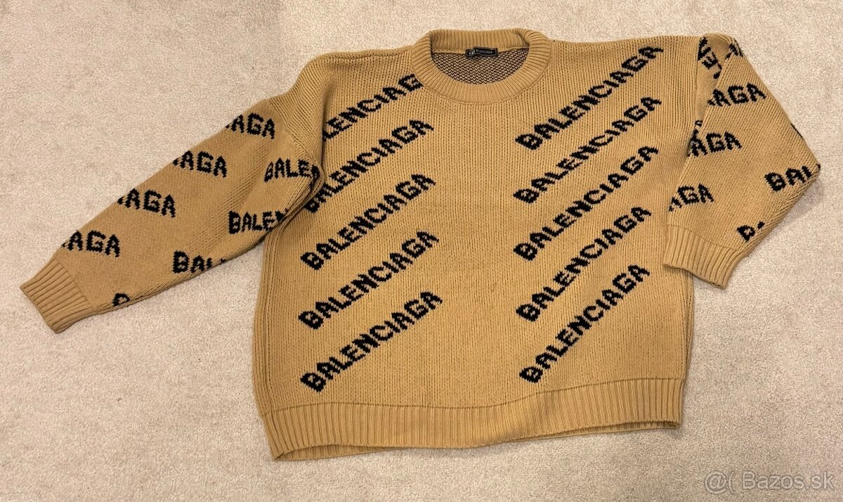 Balenciaga sveter