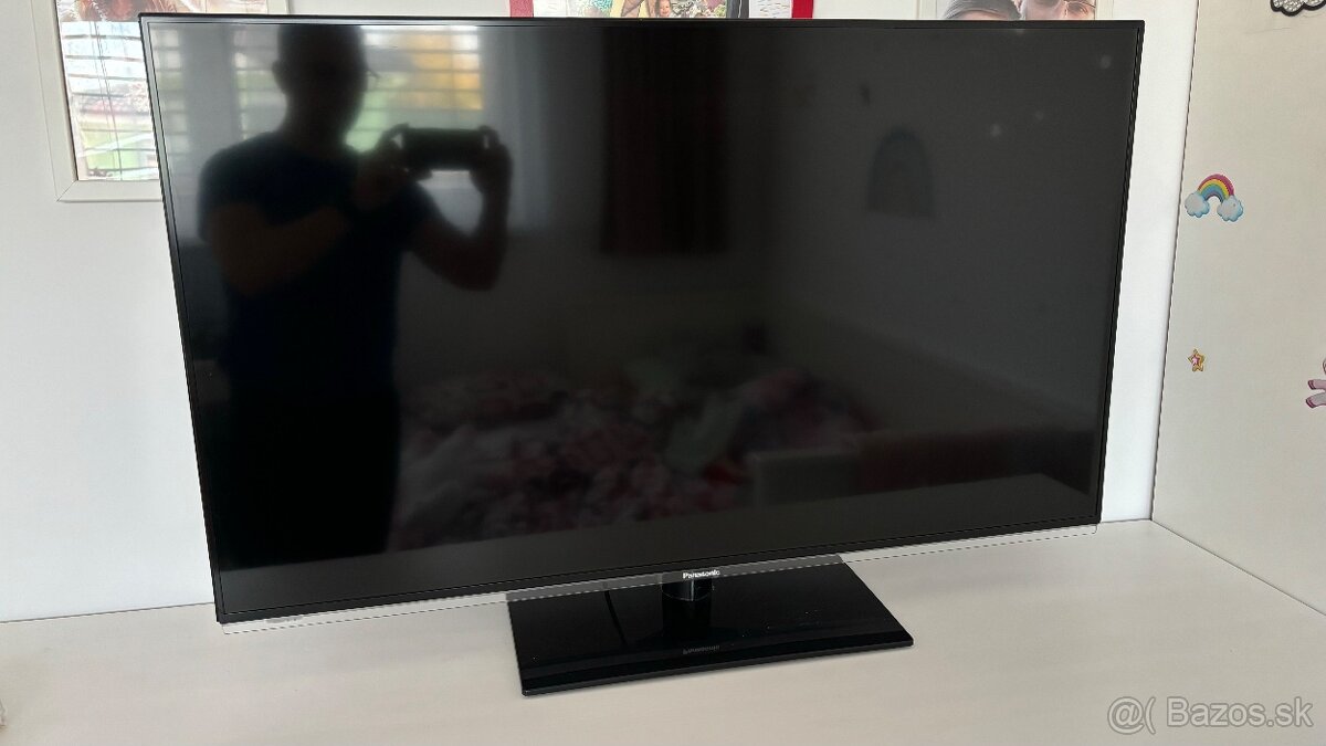 42 palcova TV 106 cm