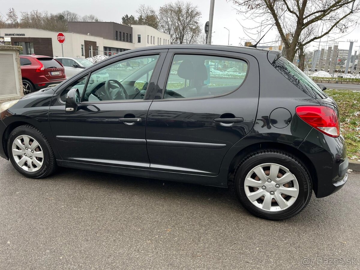 Peugeot 207 r.2011 97000km