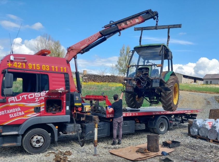 PREDAM ZADNU CAST PREVODOVKA+DIFERAK TRAKTOR ZETOR 52-7745