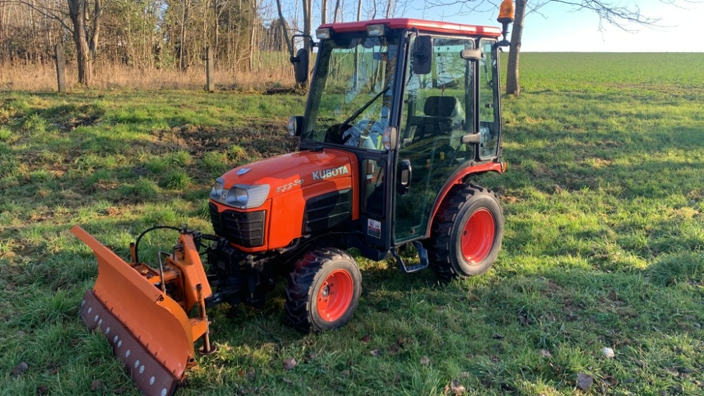 malotraktor Kubota B2230 klimatizace